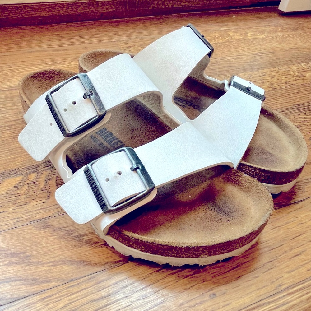 White Birkenstocks: Arizona Birko-Flor sandal, size 37